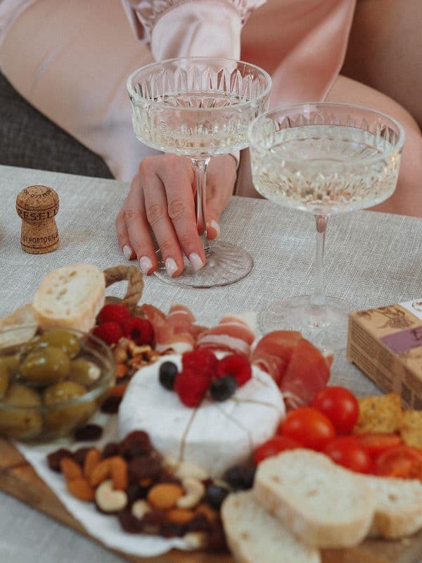 what to buy for a housewarming gift